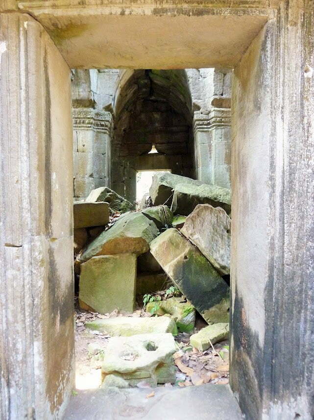 Temples d'Angkor éboulement de pierres