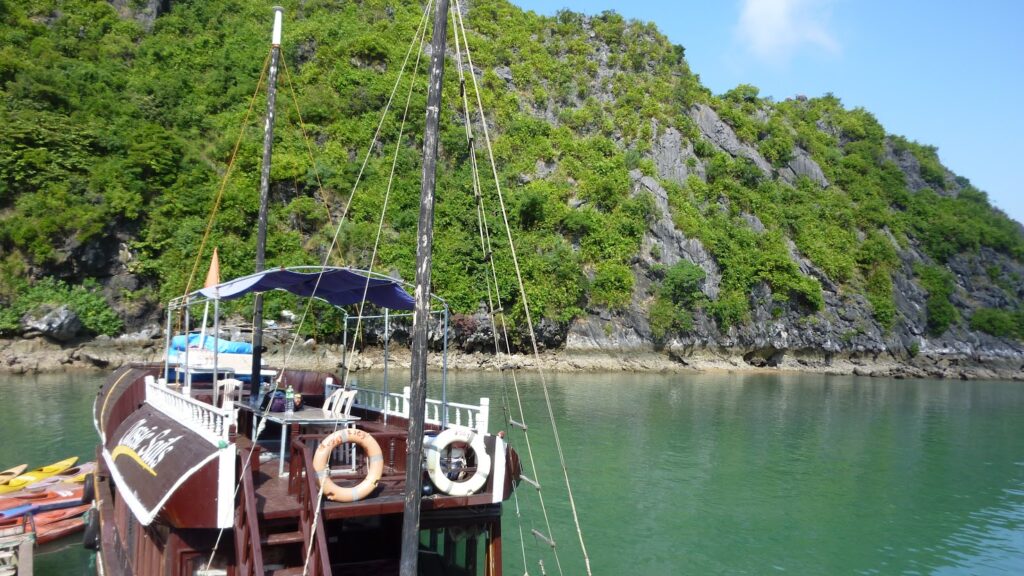 Croisière dans la baie d'Halong