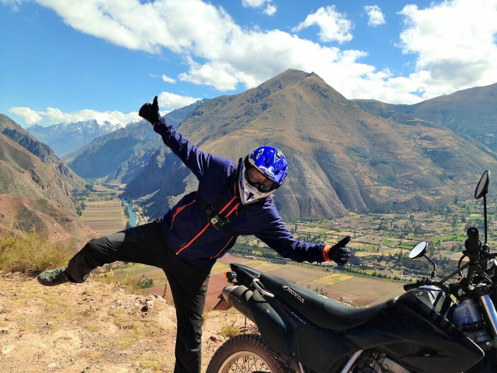 Vallée Sacrée des Incas à moto